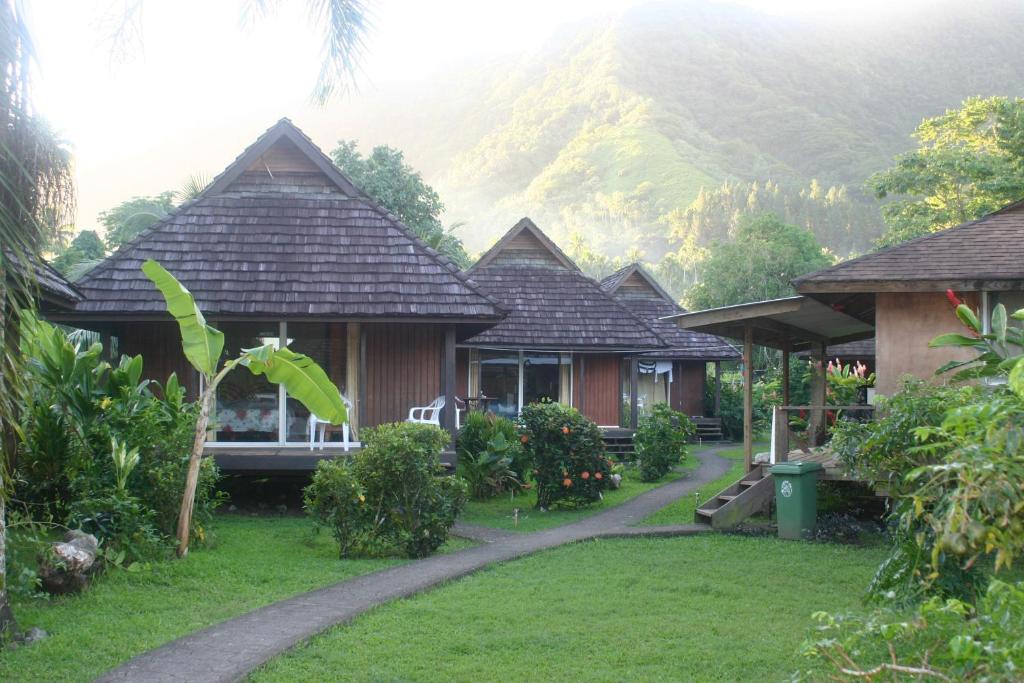 Tauhanihani Village Lodge La Vague Bleue Teahupoo Buitenkant foto
