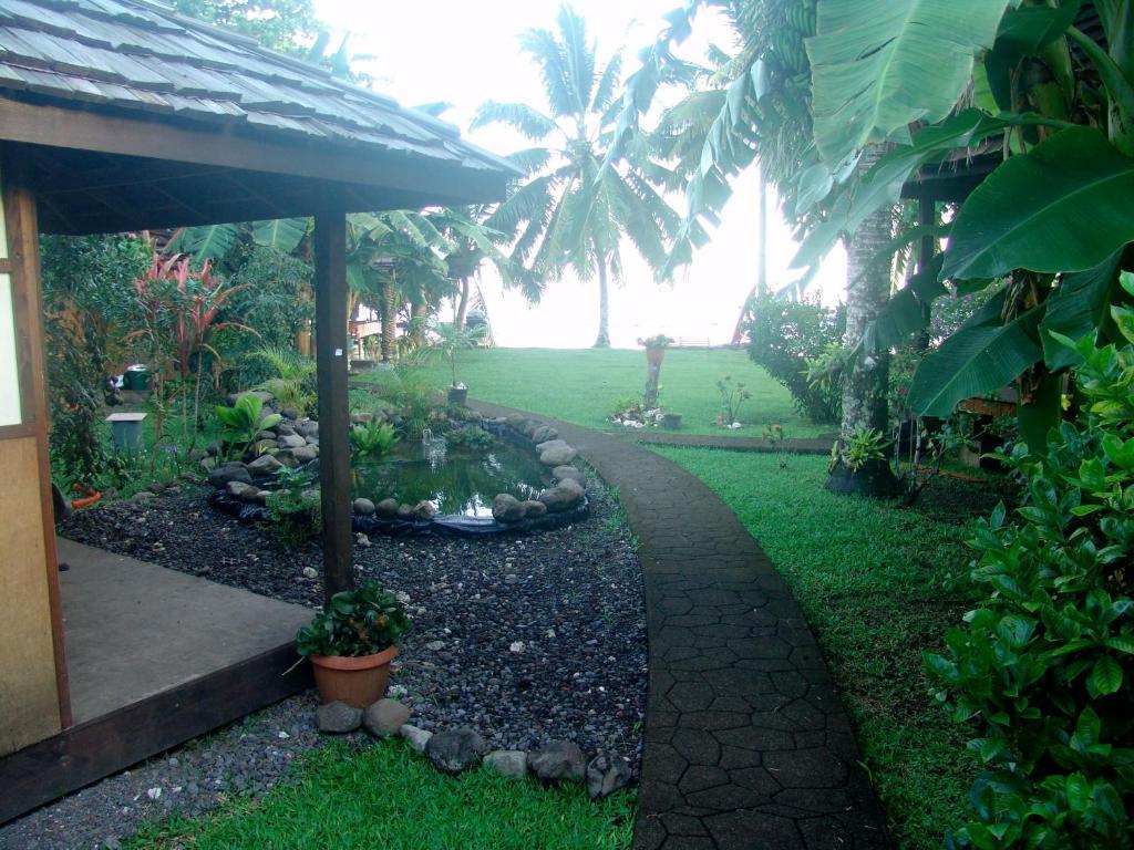 Tauhanihani Village Lodge La Vague Bleue Teahupoo Buitenkant foto