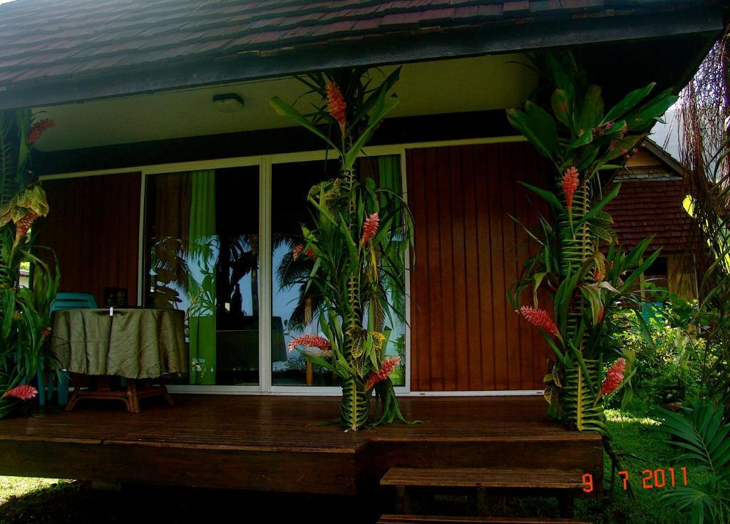 Tauhanihani Village Lodge La Vague Bleue Teahupoo Buitenkant foto