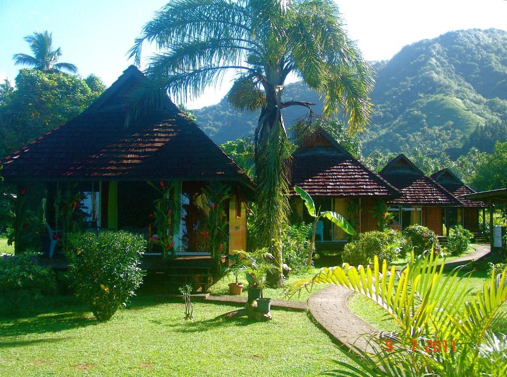 Tauhanihani Village Lodge La Vague Bleue Teahupoo Buitenkant foto