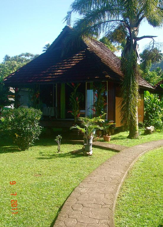 Tauhanihani Village Lodge La Vague Bleue Teahupoo Buitenkant foto